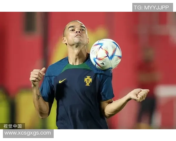 顶级足球明星停球技巧解析与精彩瞬间回顾 顶级足球明星停球技巧解析与精彩瞬间回顾