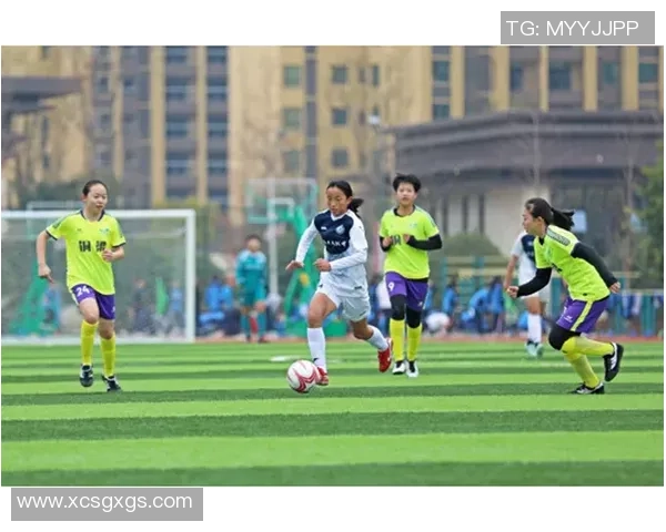 重庆足球队崛起之路:城市联赛中的拼搏与梦想 重庆足球队崛起之路:城市联赛中的拼搏与梦想